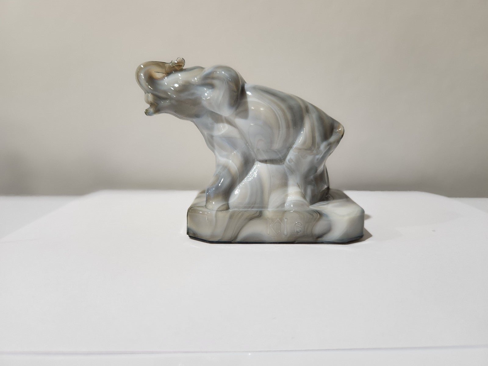 Boyd Glass Zack the Elephant Toffe Slag figurine