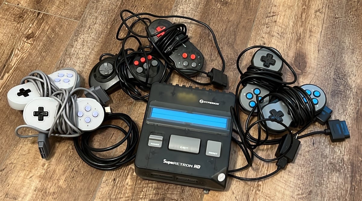 Hyperkin Supa Retron HD 6 Controller Bundle