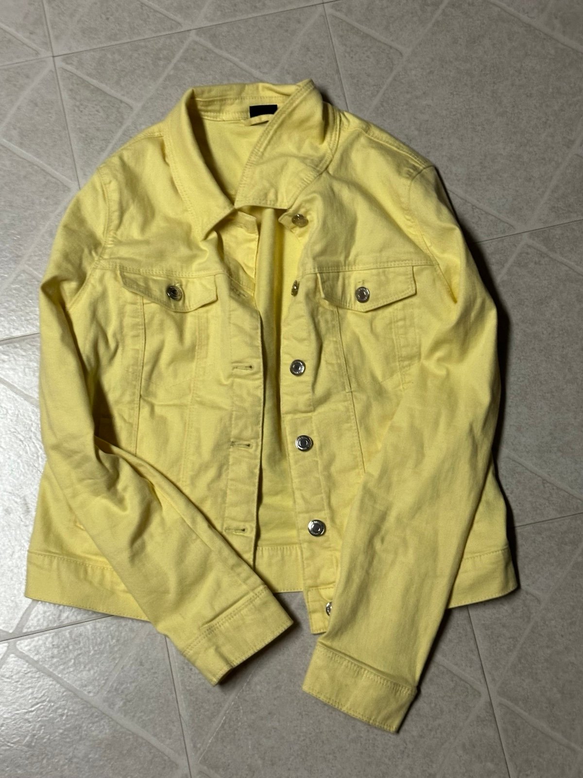 Women’s yellow jean jacket size medium NWOT brand Vero Moda