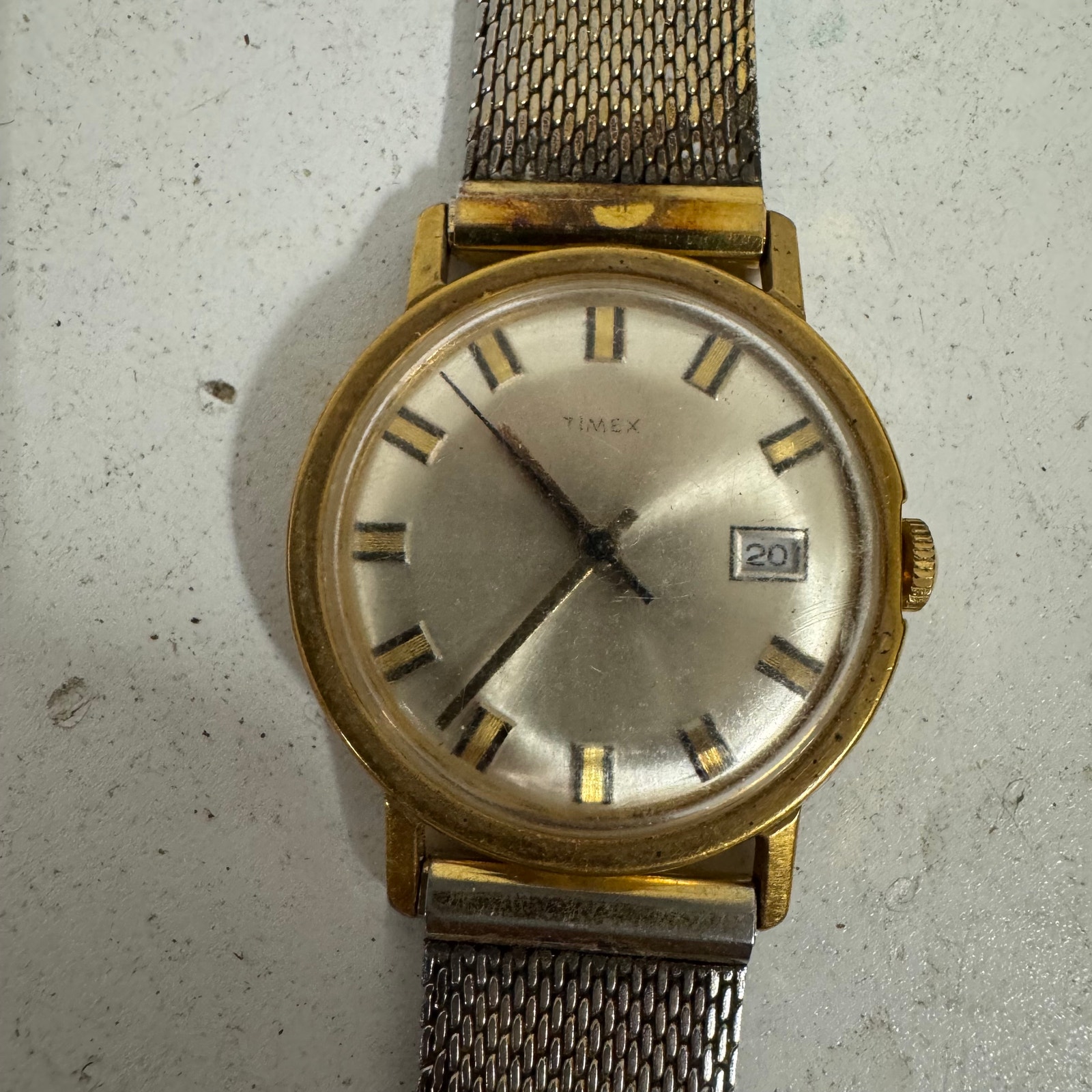 Timex Mercury 1973 Gold Tone Mens Vintage 1970s Mechanical Hand wind Retro READ