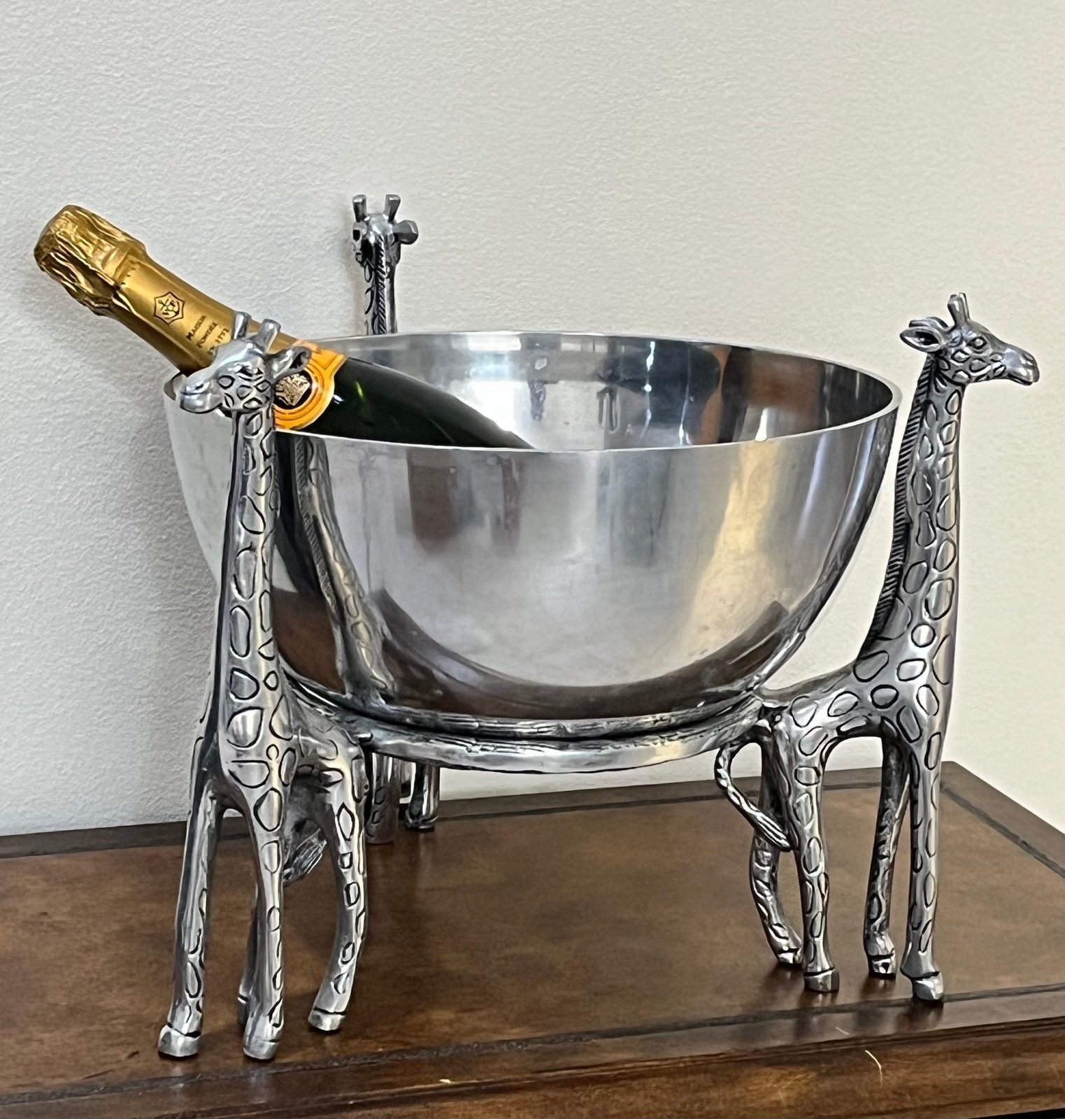 Metal 3 Giraffe Pedestal and Bowl Set