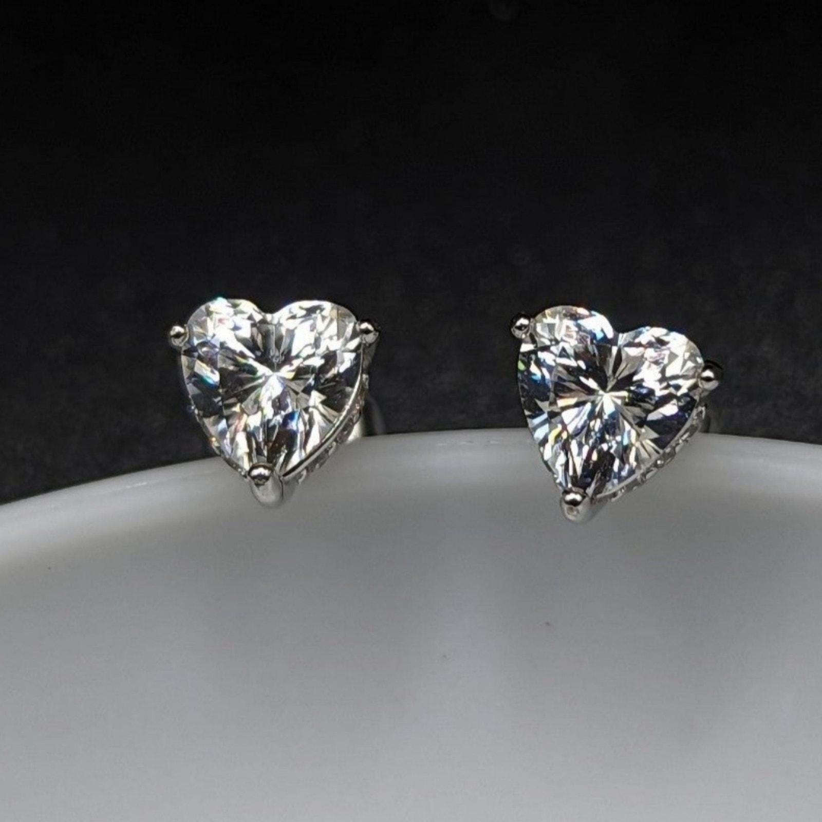 Certified 1 cttw Moissanite Wedding Heart Shaped Silver Stud Earring[]/