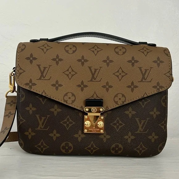 Pochette Metis MM Reverse Monogram