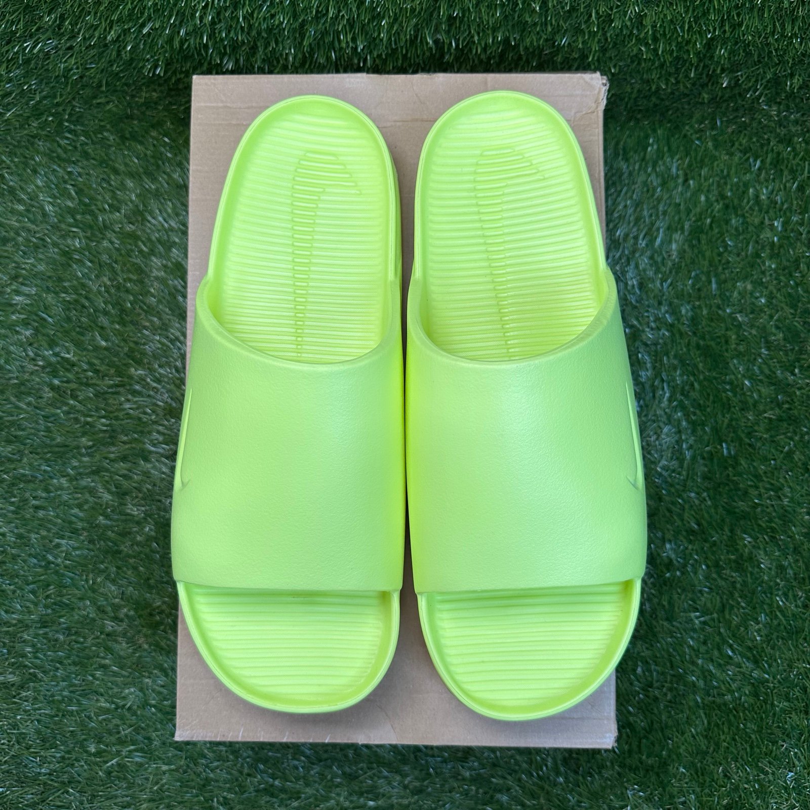 ★早期完売★【Nike】CALM SLIDE VOLT ★送料・関税込★ Amazon.com | Nike Calm Slide Womens Slide Size- 8, Smokey