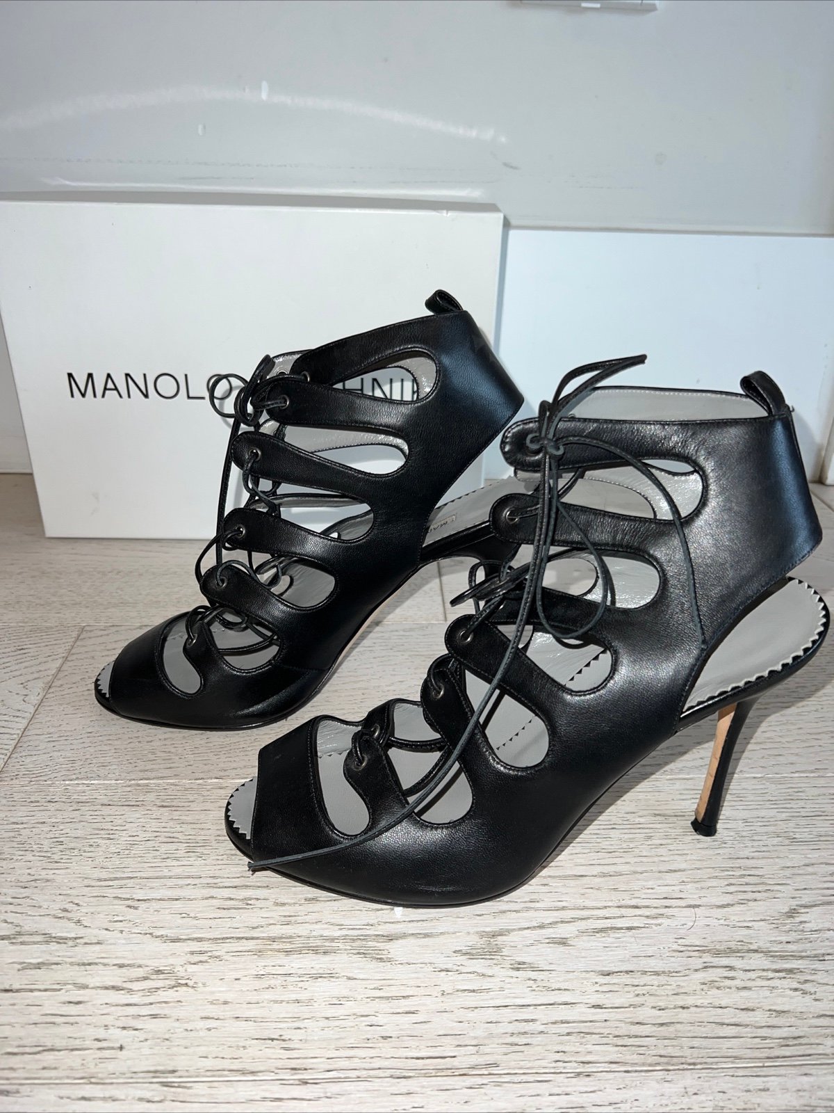 Women’s black manolo blahnik high heeled shoes size 7.5