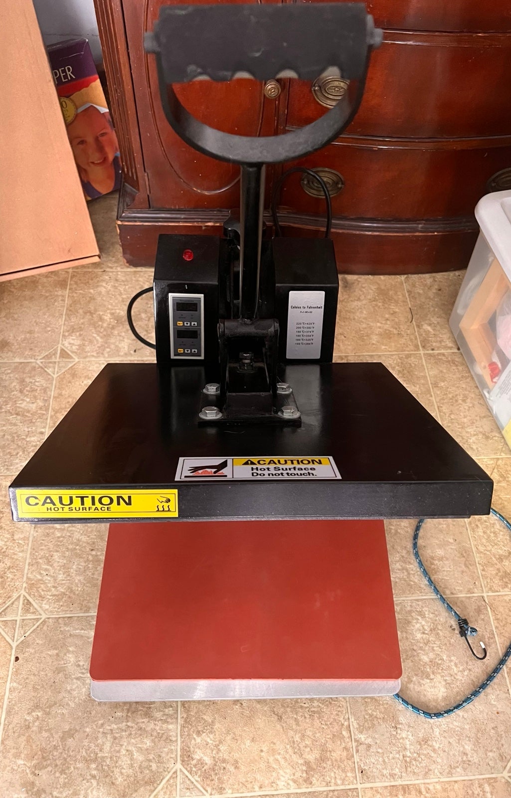 Heat Press with removable Mat (15” x 15”)