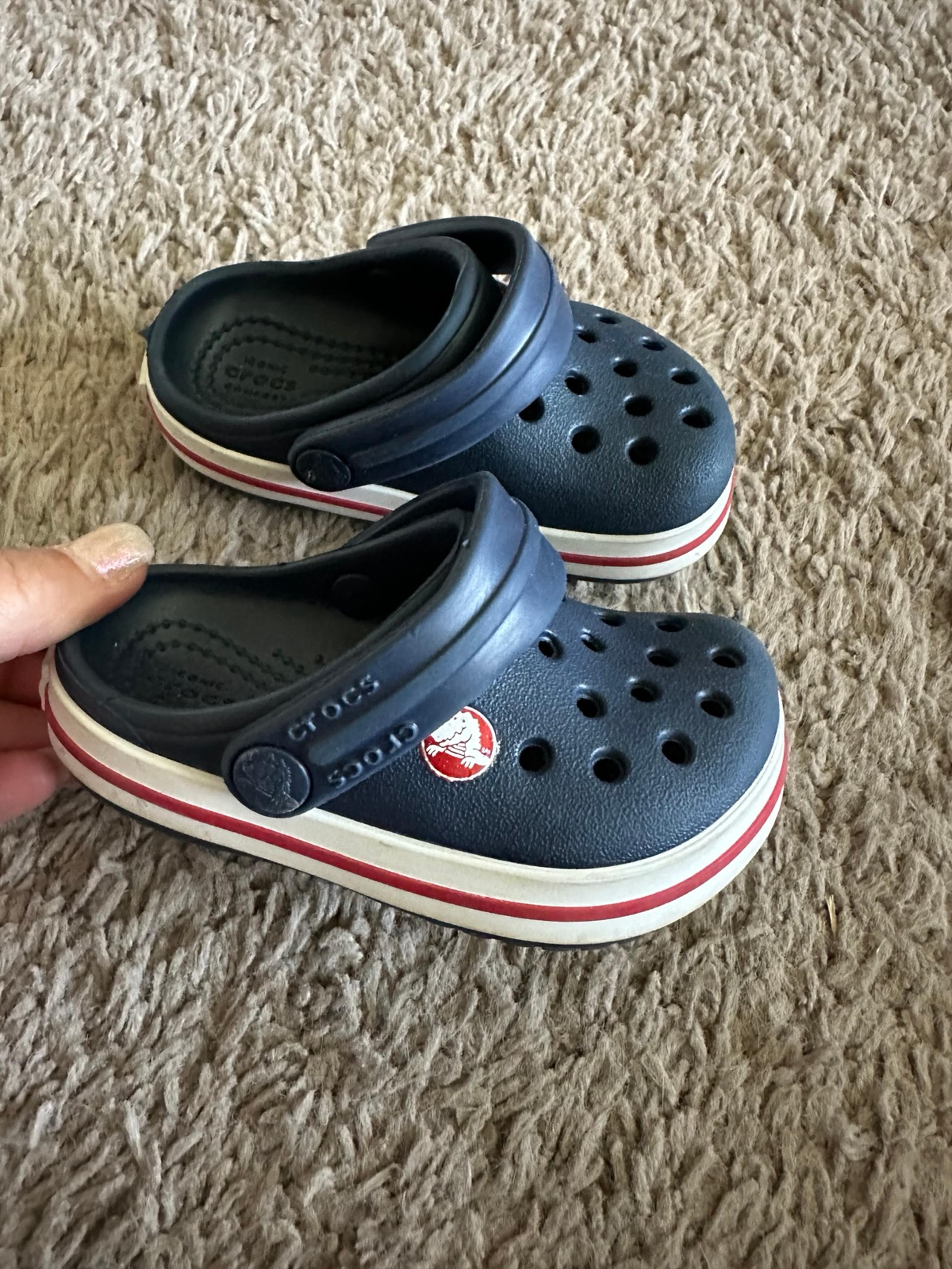 Baby Boy Blue CROCS like new size 5 first shoes walker toddler