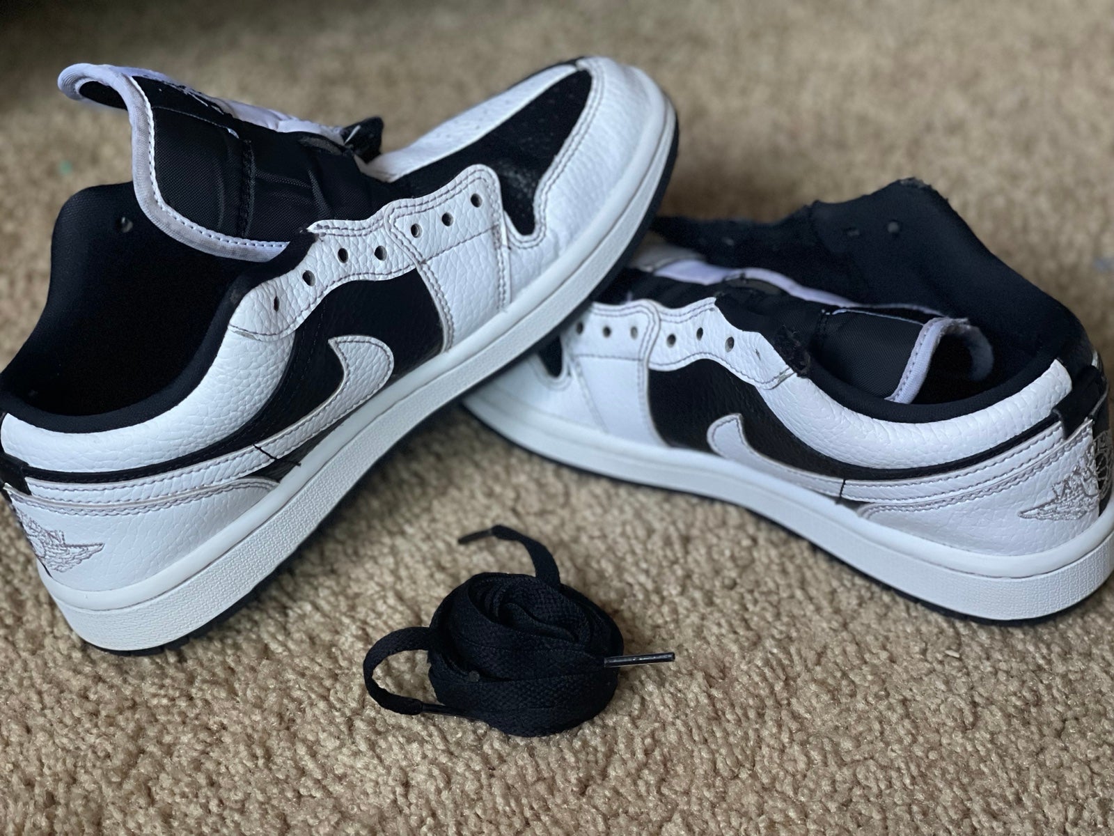 Black And White Jordan 1 SE Mids