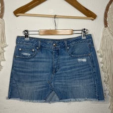 American Eagle Medium Wash Distrrssed Blue Denim Skirt size 10