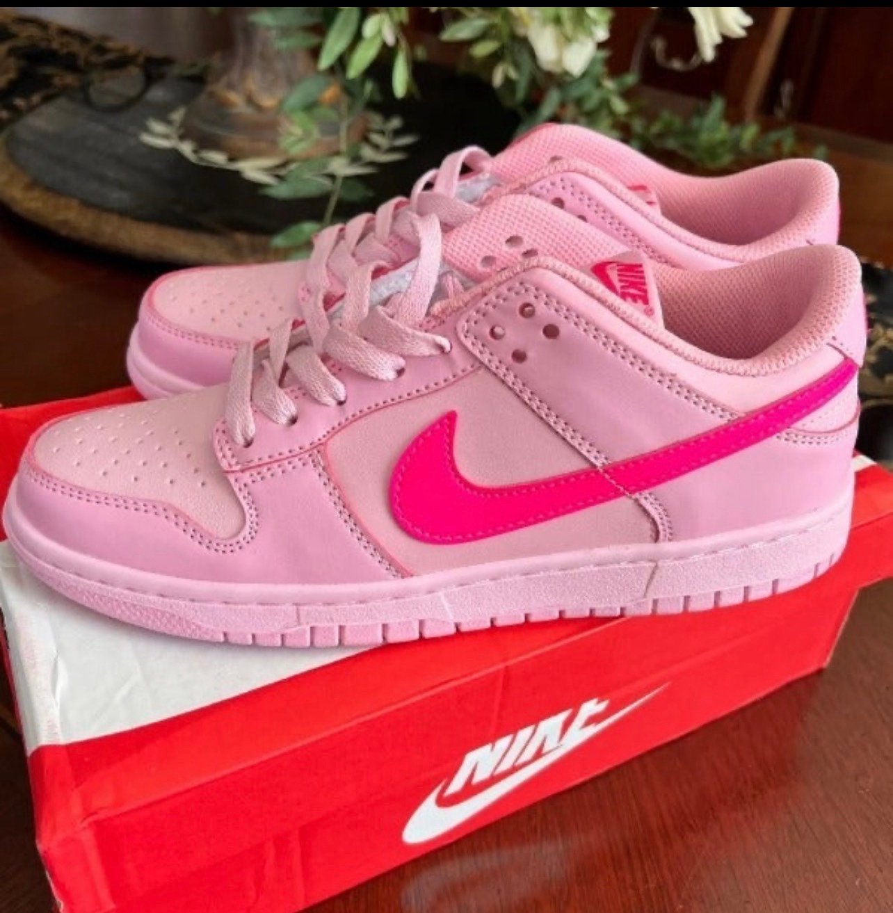 Nike dunk low triple pink 9.5 women’s