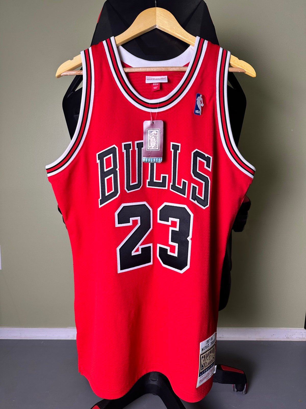 Mitchell & Ness Chicago Bulls Home 1997-98 Michael Jordan Jersey