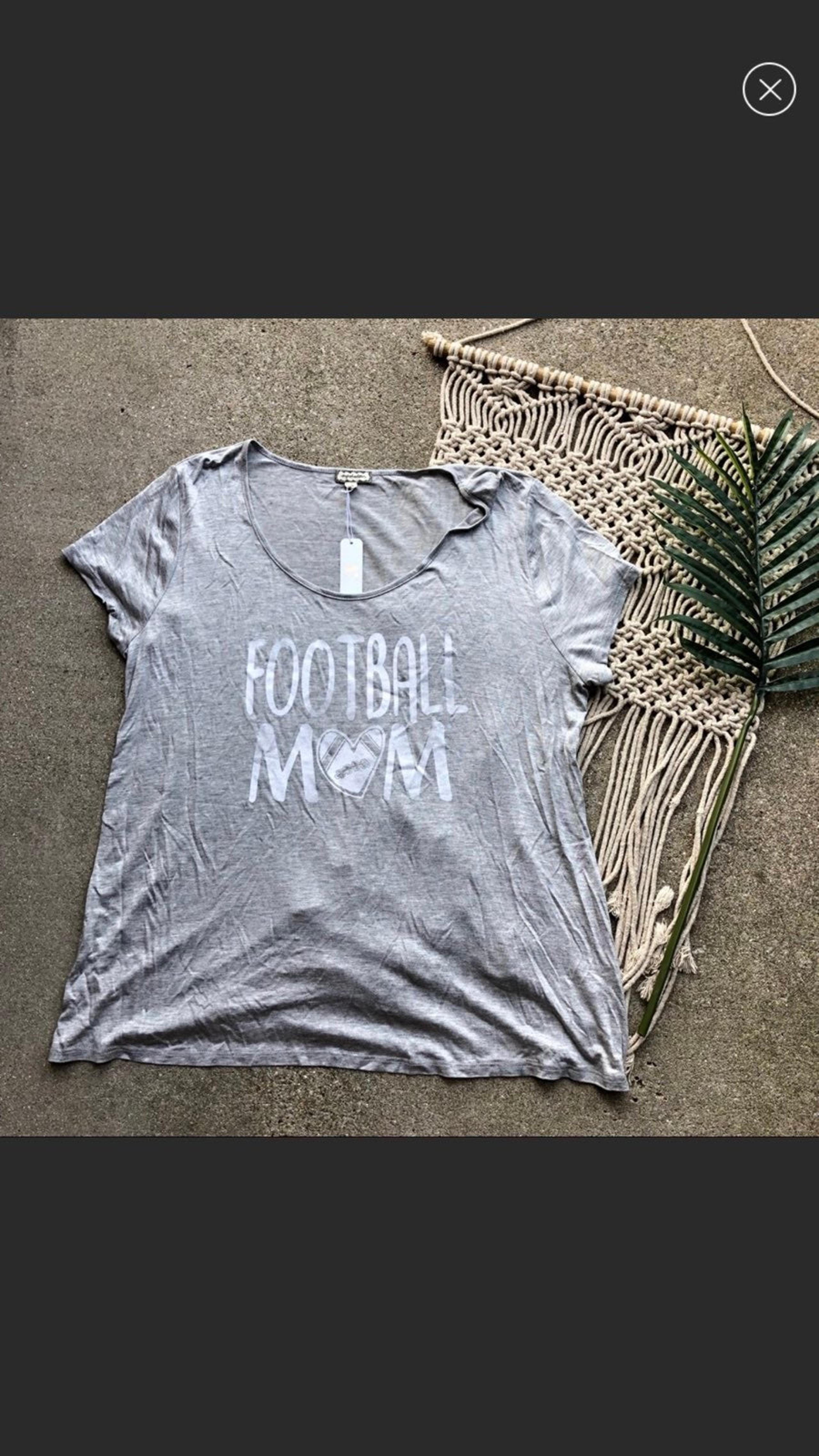 New Football Mom Graphic T-Shirt XL