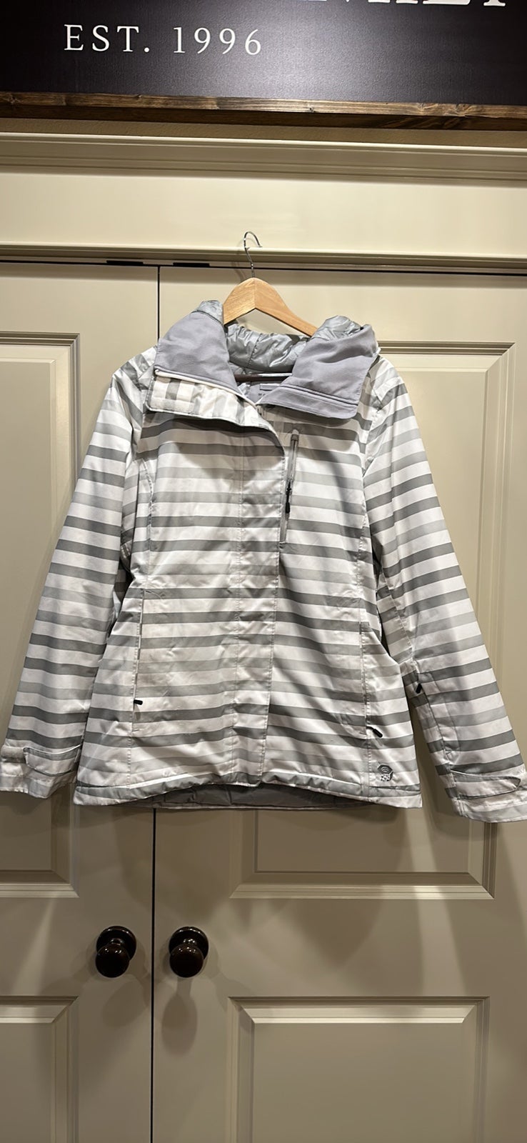 Mountain Hardwear Womens Snowboarding Jacket