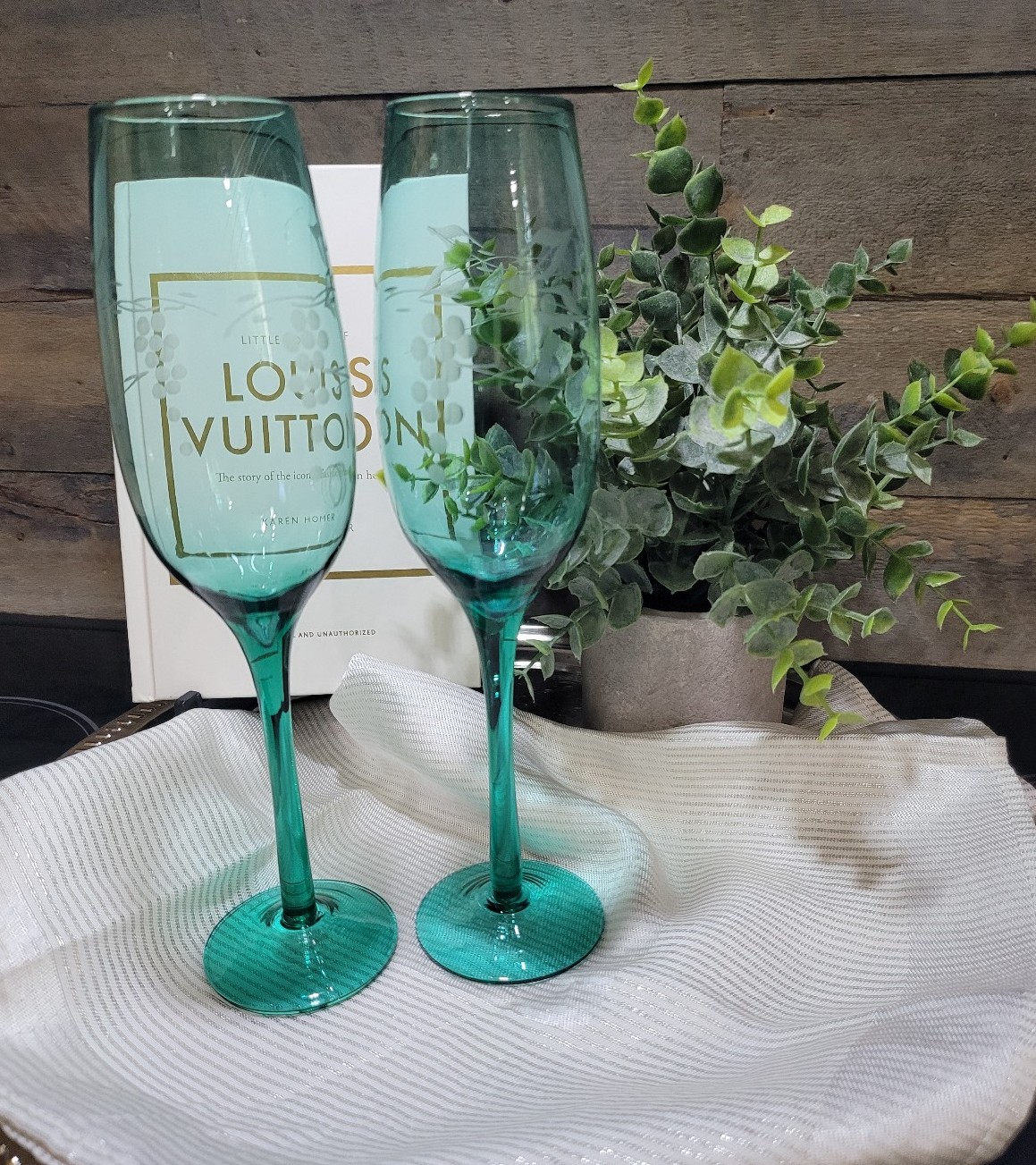 9 Green Glass Champagne Wine Glasses Fluted Set of 2 Delicate Grape Vine