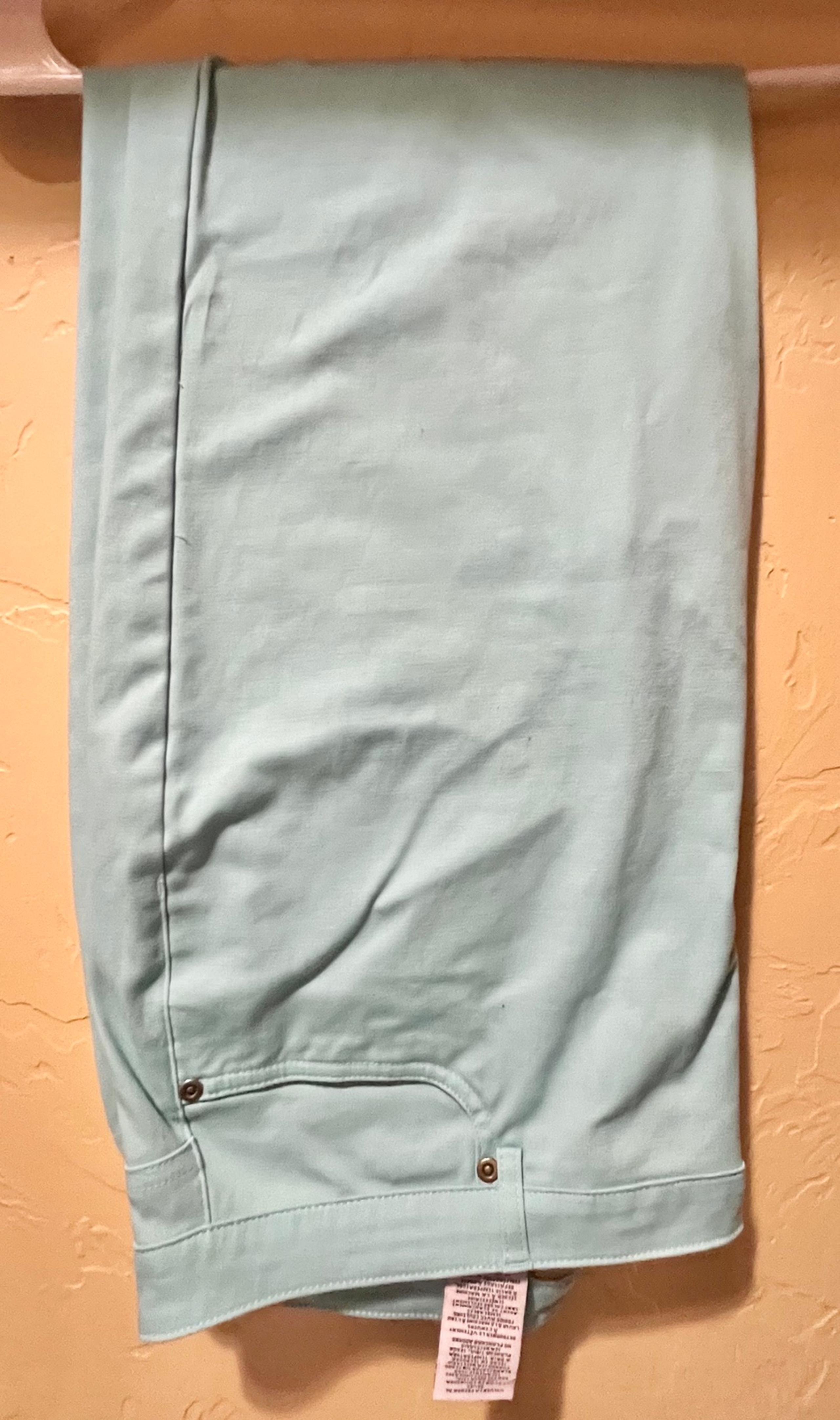 Ruby Rd. Womens sz 12 Beautiful sea blue Cropped Pants Capris NWOTS