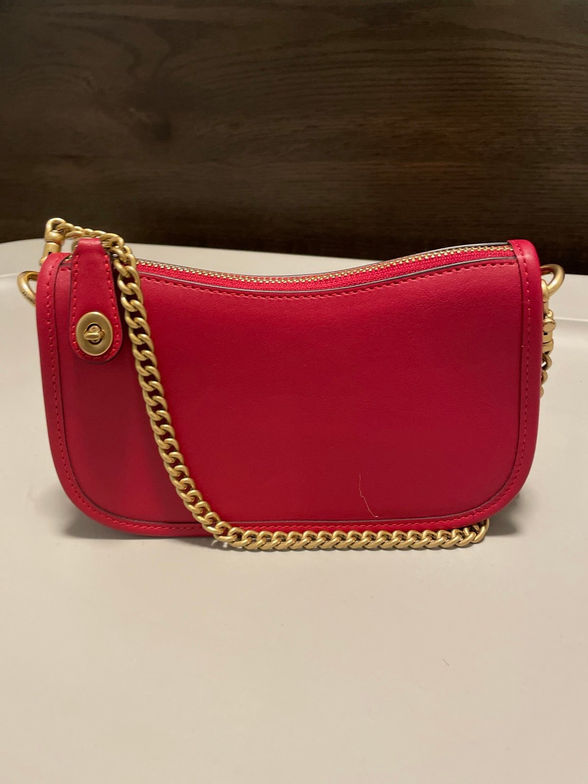 Coach Red Swinger 20