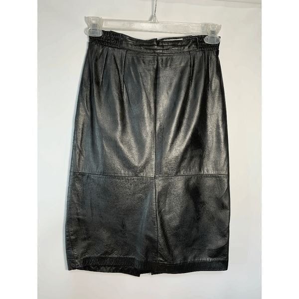 Diversity Women's Knee Length Genuine Leather Straight Skirt Black Size 6