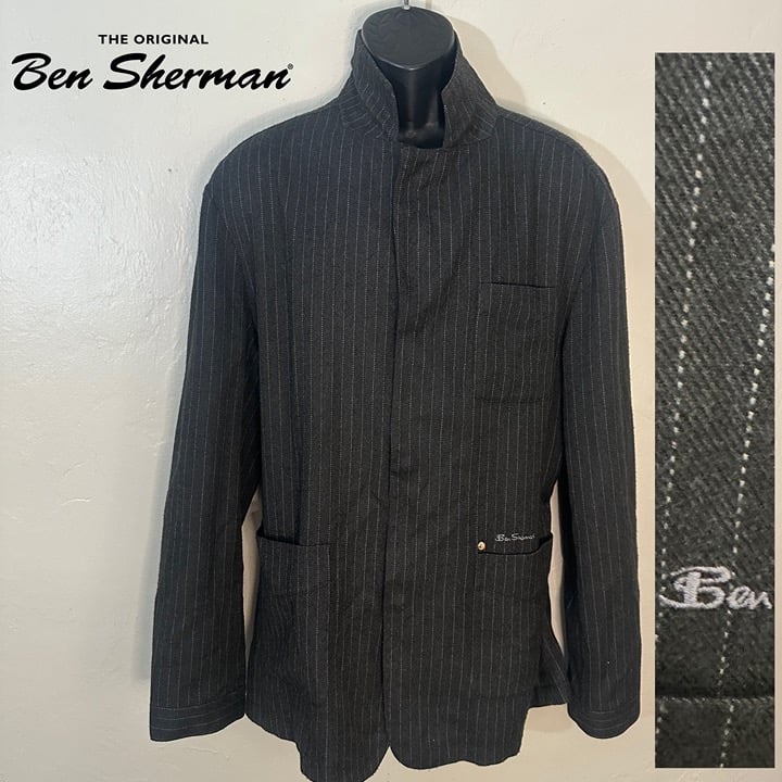 Ben Sherman Pinstripe Snap Peacoat Ben size 4 / XL runs small Gently worn