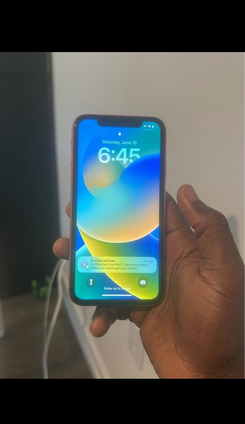 Apple iPhone XR 128 GB in Coral for Unlocked