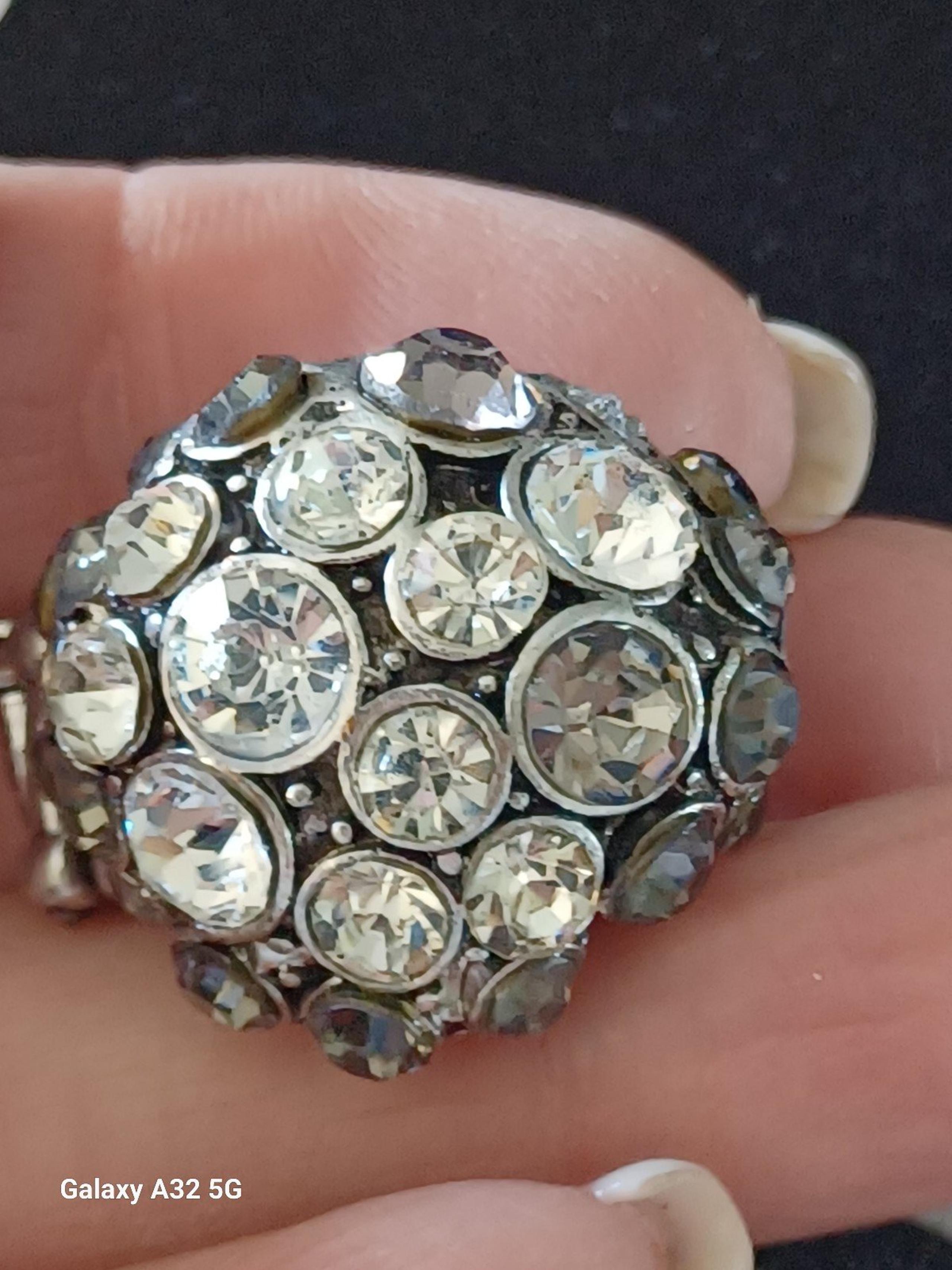 Beautiful Silver tone crystals DOME stretch ring