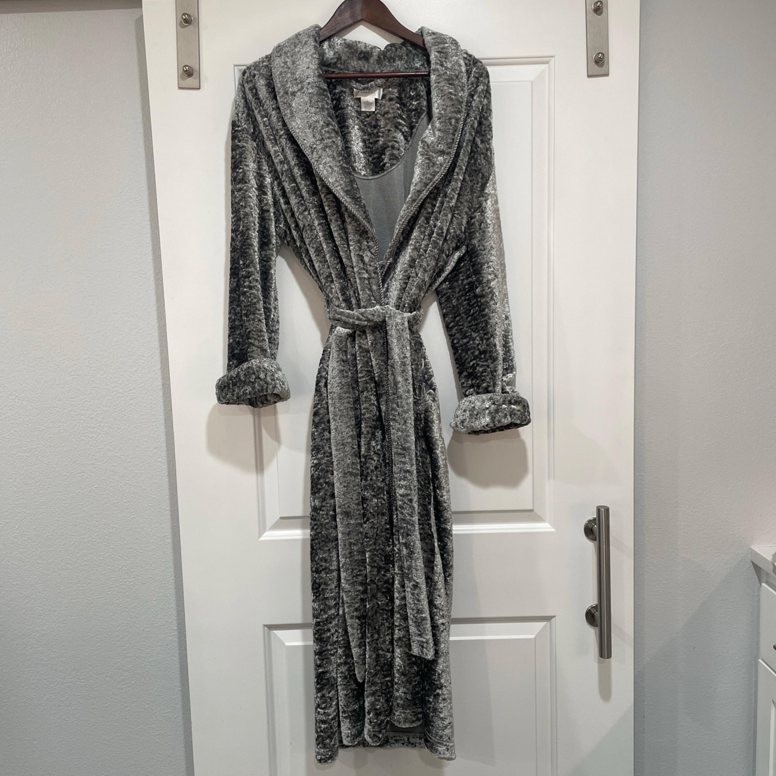 Cabernet Gray Crushed Velvet Long Robe Women’s Medium Cozy Spa Day Gift