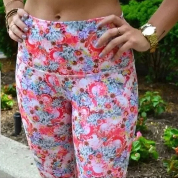 100％の保証 LULULEMON Flowabunga High Waisted Wunder Under Foldover ヨガ・ピラティス
