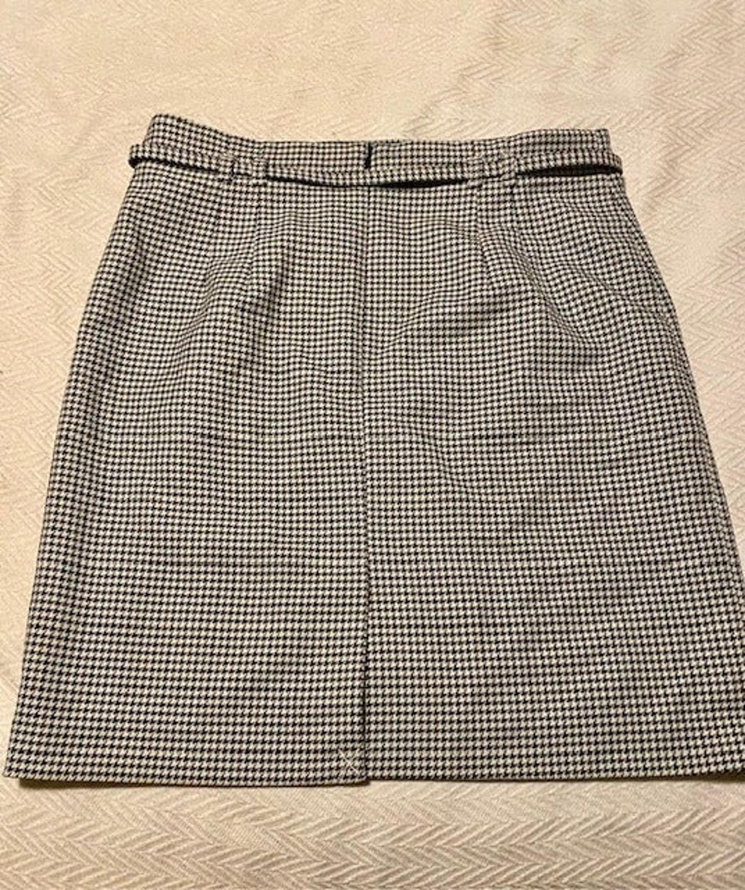 Women's NWT H&M Pencil Skirt Sz 12