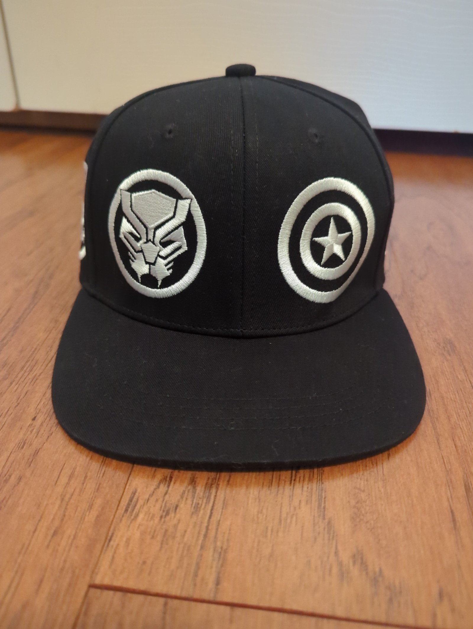 Avengers Hat Hong Kong Disneyland Black Cap Marvel Captain America