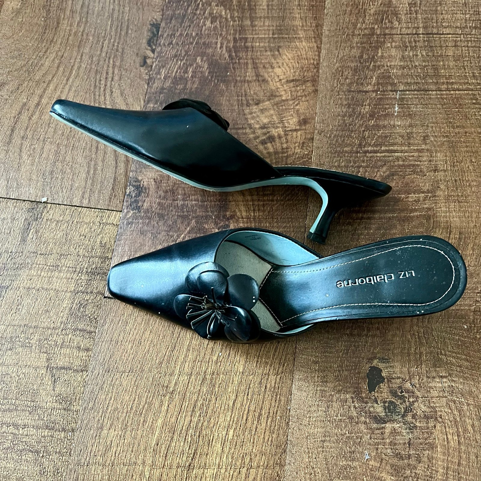 Liz Claiborne Y2K Flower Leather Kitten Heels Slip On Mules Black