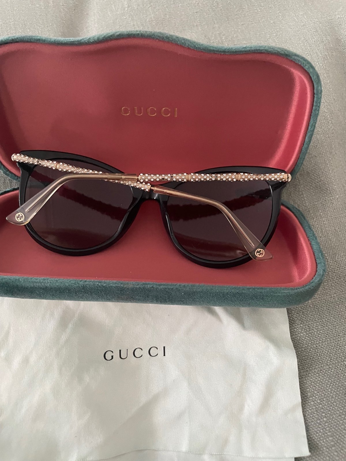 Sunglasses gucci