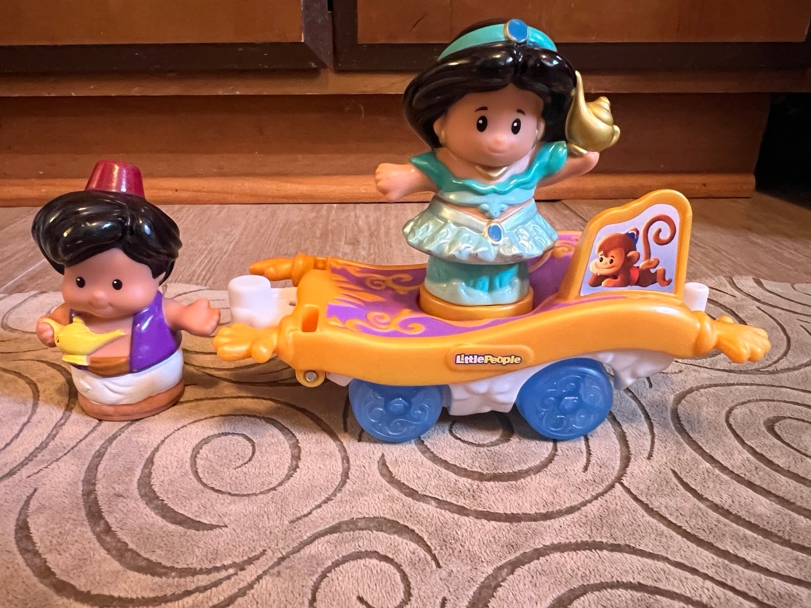 Fisher Price Little People Disney Princess Jasmine Parade Float Train w Aladdin