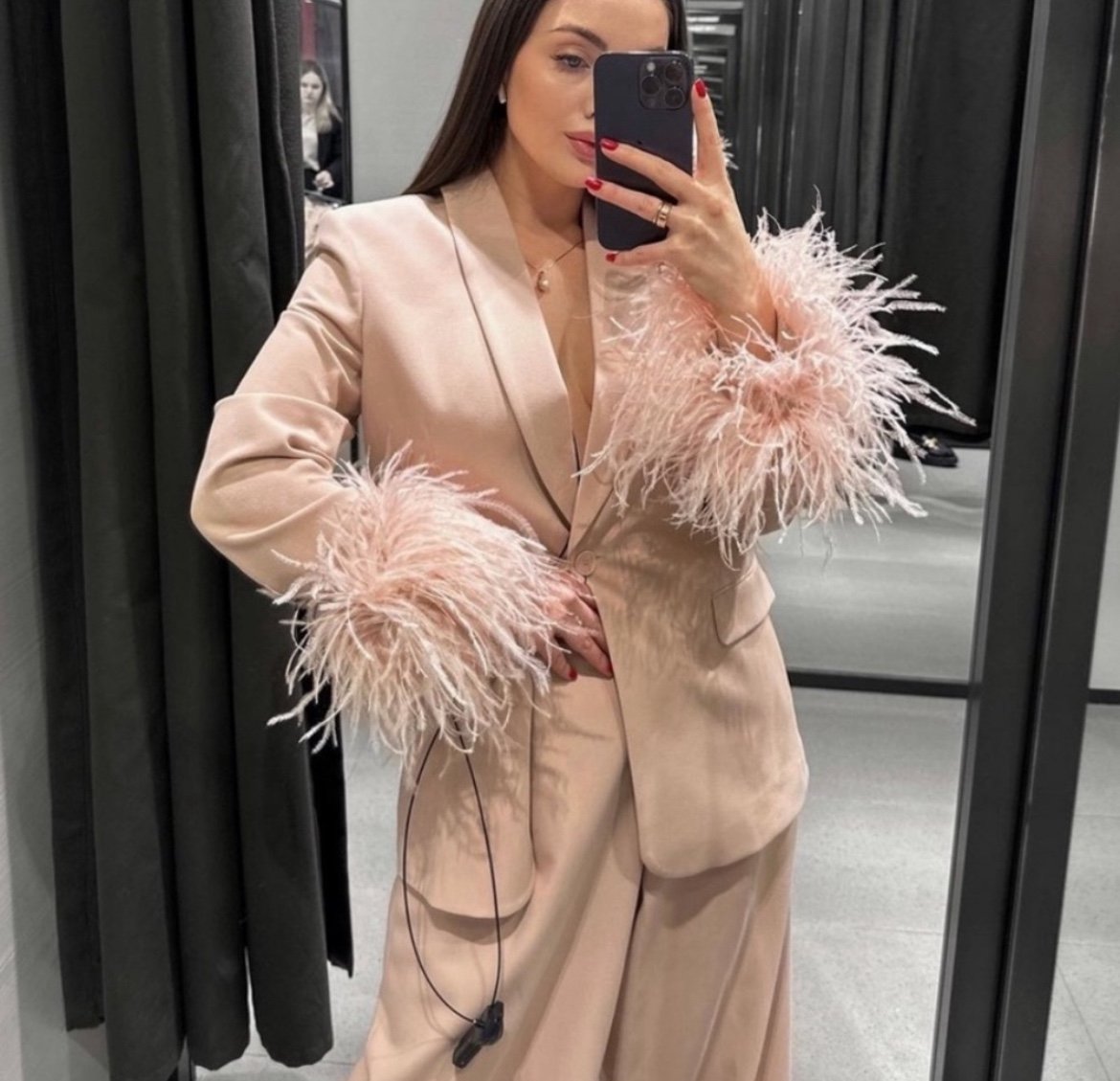 ZARA STRAIGHT BLAZER WITH FEATHERS JACKET BEIGE PINK. Size medium