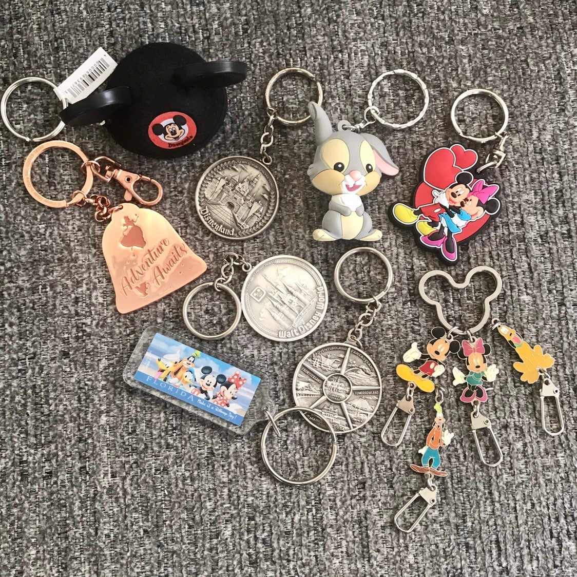 Lot of 9 Disney keychains