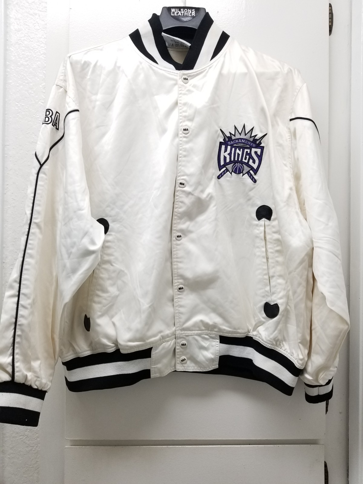 USG NBA Sacramento Kings White Black Buttom Up Jacket XL
