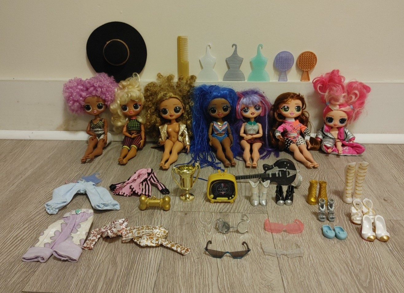 LOL Surprise OMG Tweens Fashion Dolls Collection Lot Of 7 Dolls Accessories