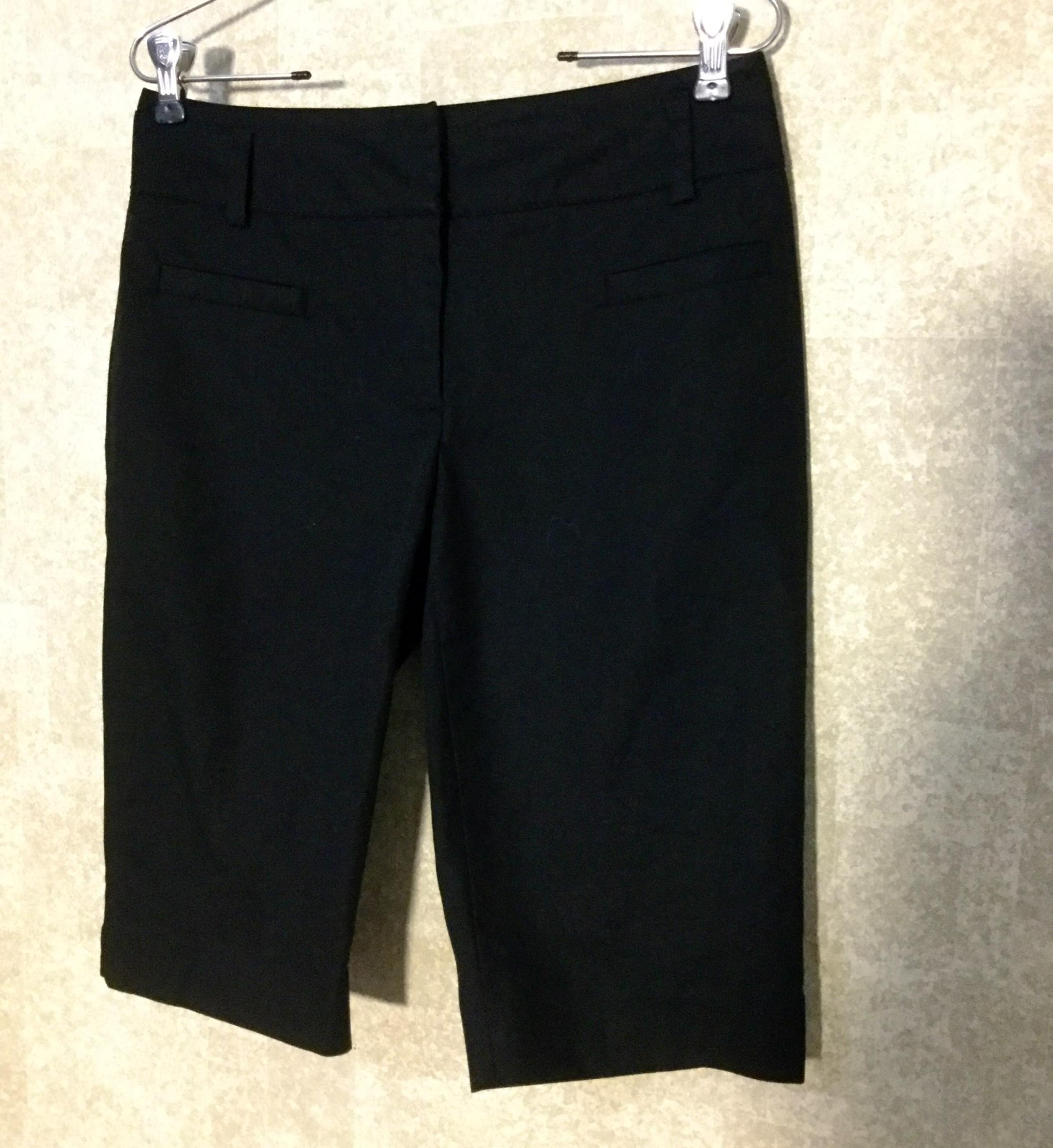 Black shorts Apt 9 womens 4. Maxwell