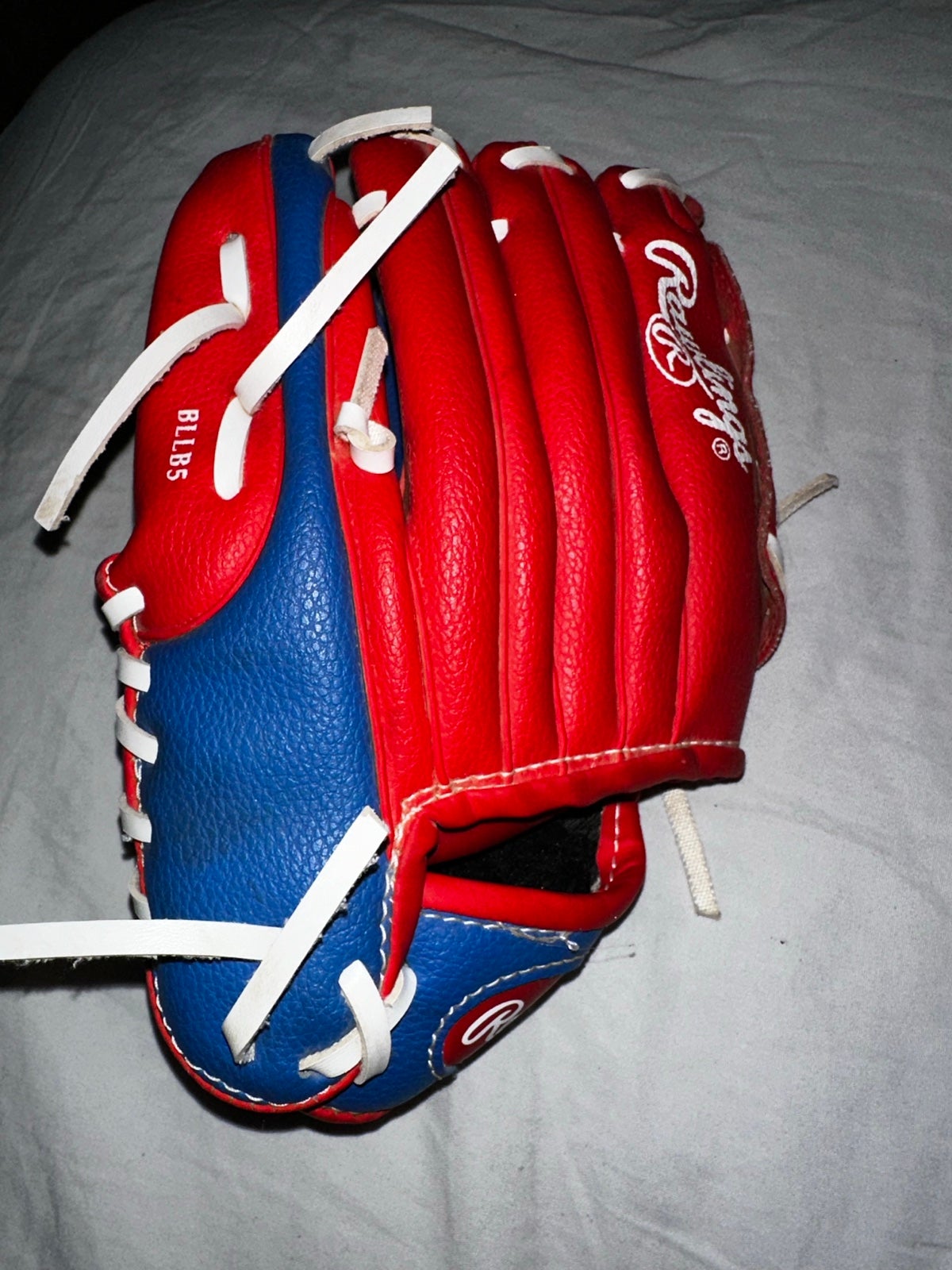 Rawlings Youth Baseball Glove with MLB Logo