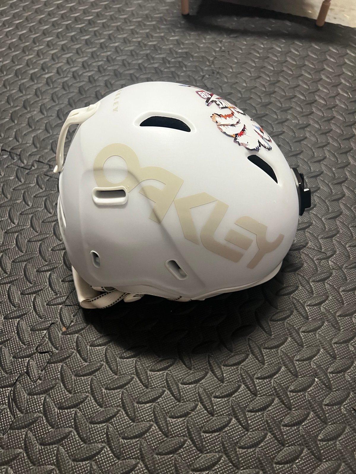 Oakley helmet medium