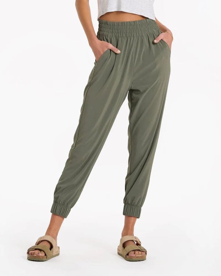 vuori villa jogger size medium