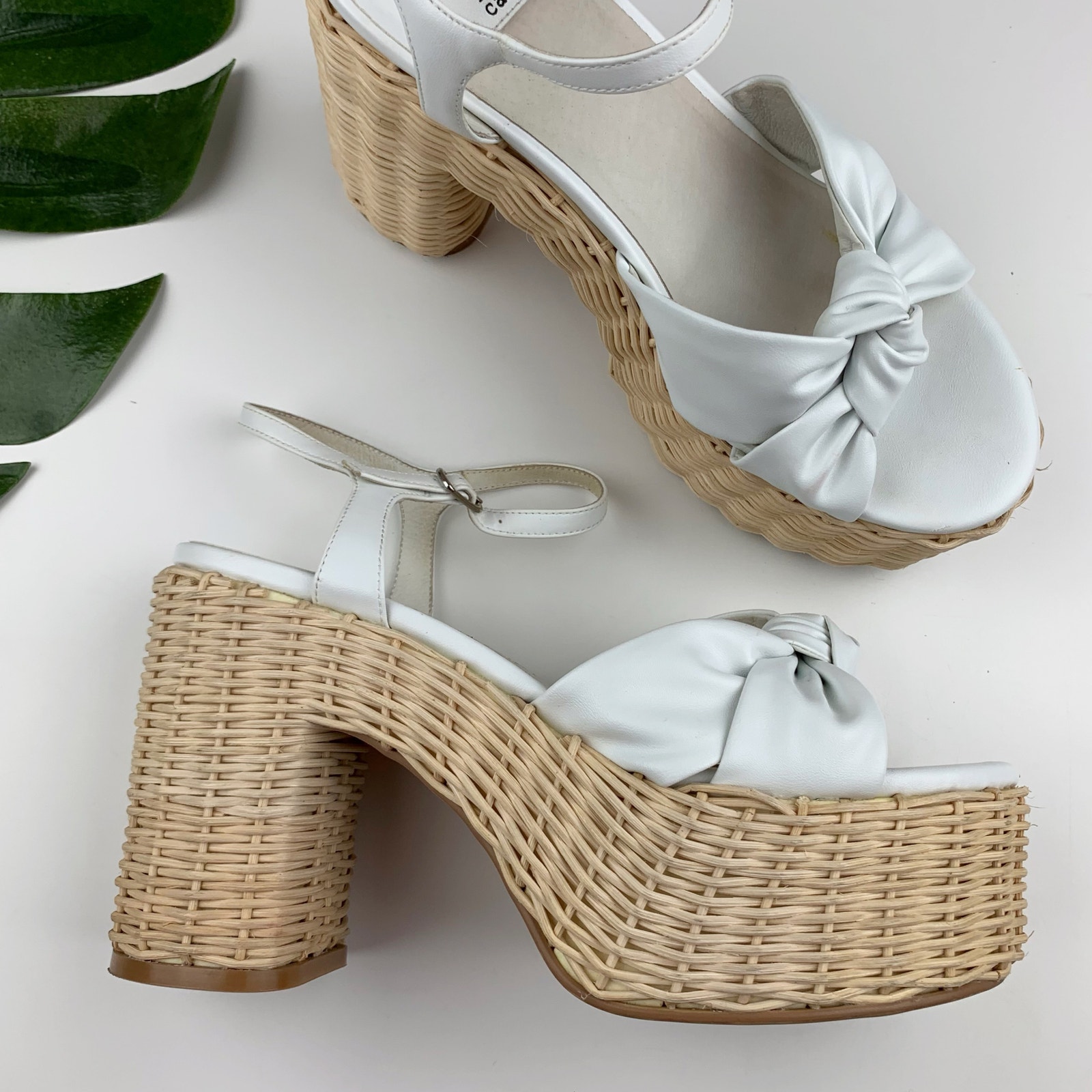 Jeffrey Campbell Tea Party White Sandals Platform Wicker Women's 8.5