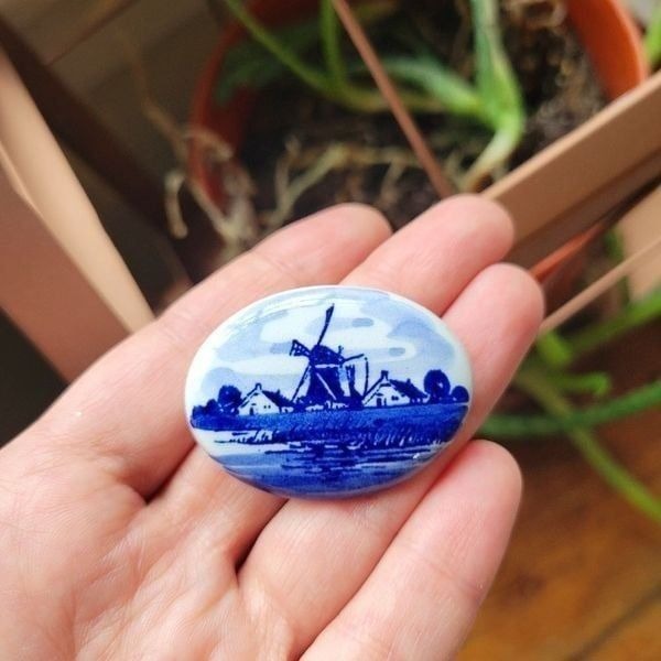 Vintage Dainty Holland Dutch Navy Blue Painted Windmill Boucher Lapel Brooch Pin
