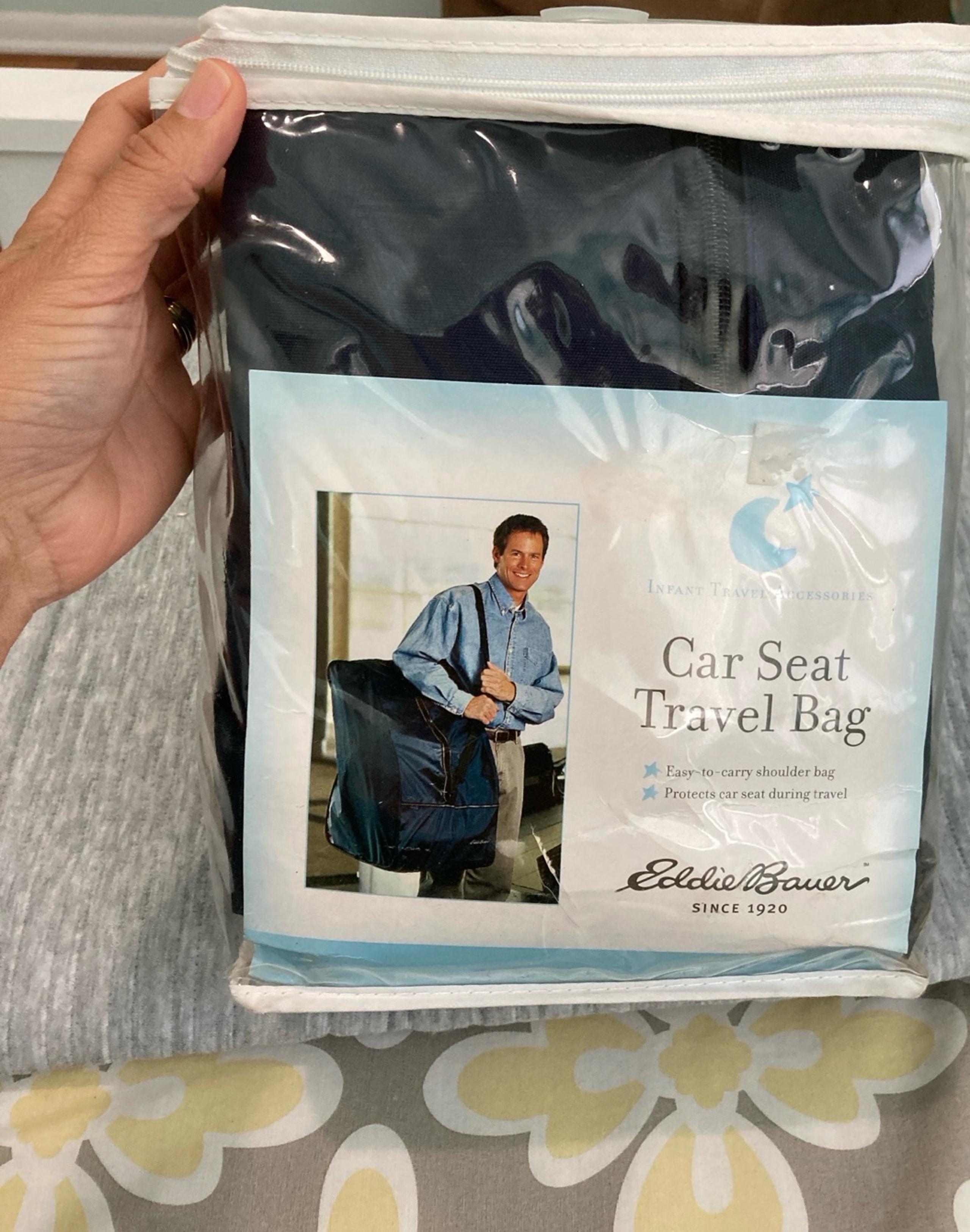 Car seat travel bag in perfect like new condition-B