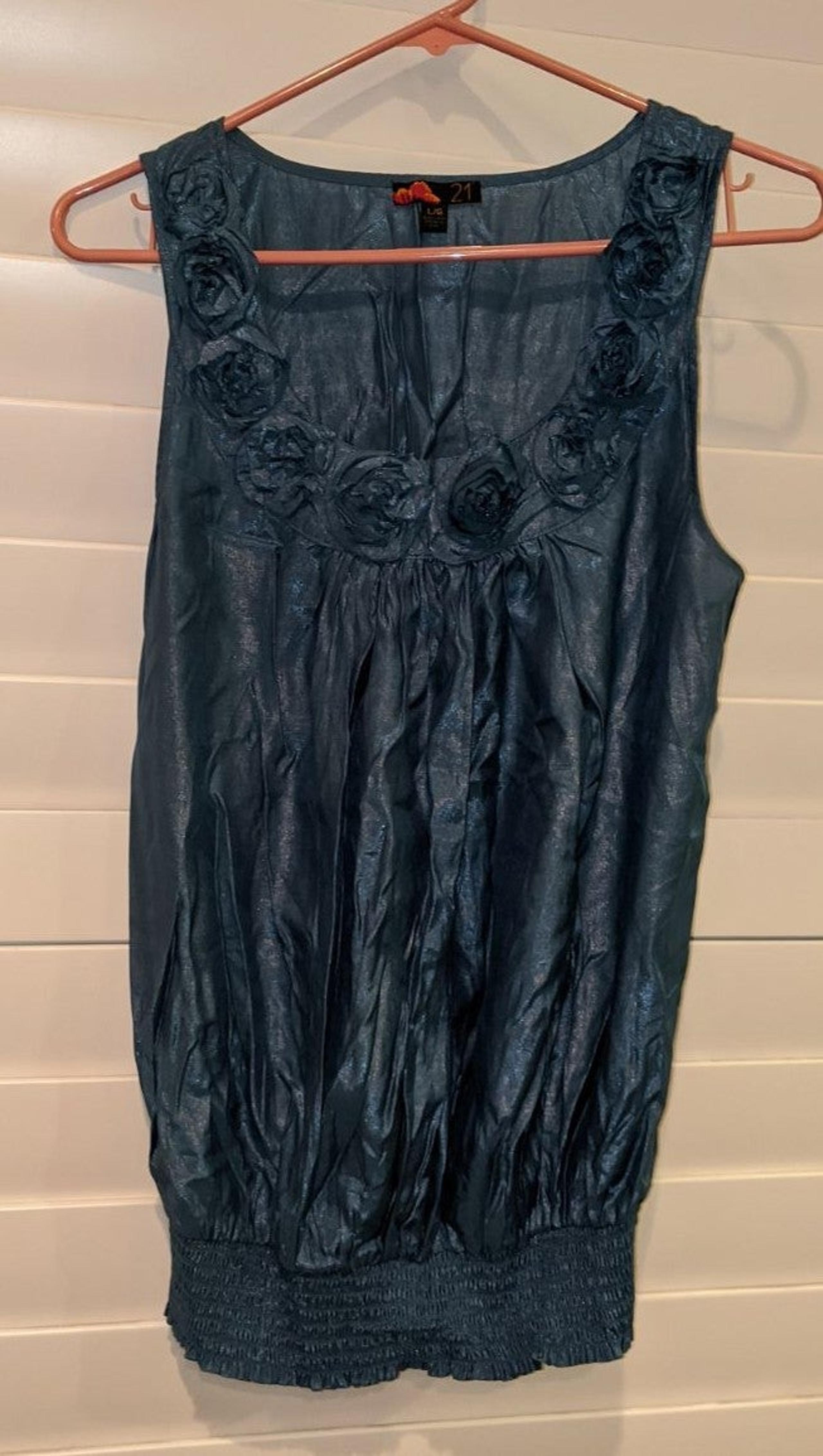 Sleeveless blouse