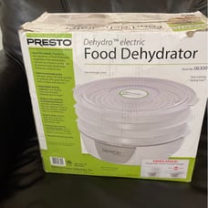 Food dehydrator by Presto