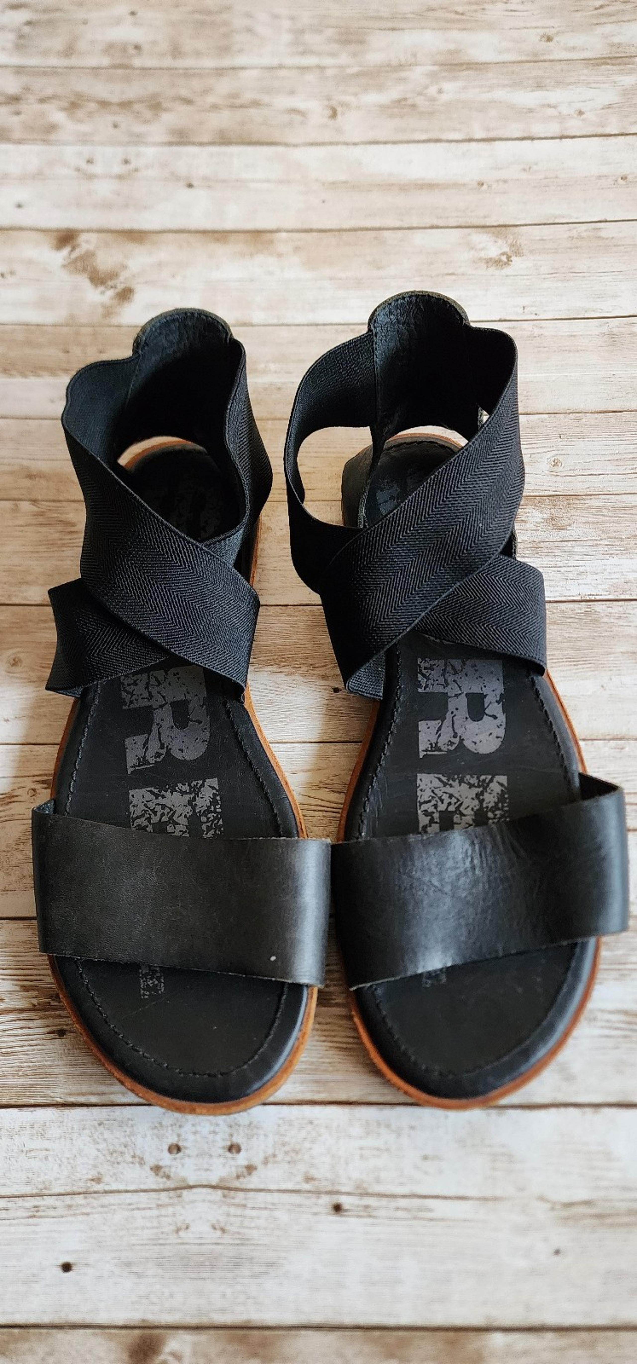 Sorel Ella II NL4041-010 Leather Elastic Strap Sandals Black Sz 8.5