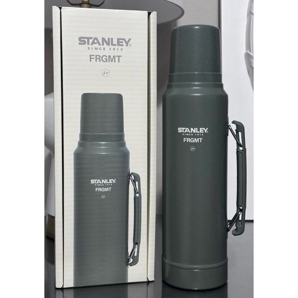 Stanley X FRGMT Classic Vacuum Bottle 1.1 QT, HAMMERTONE GREEN