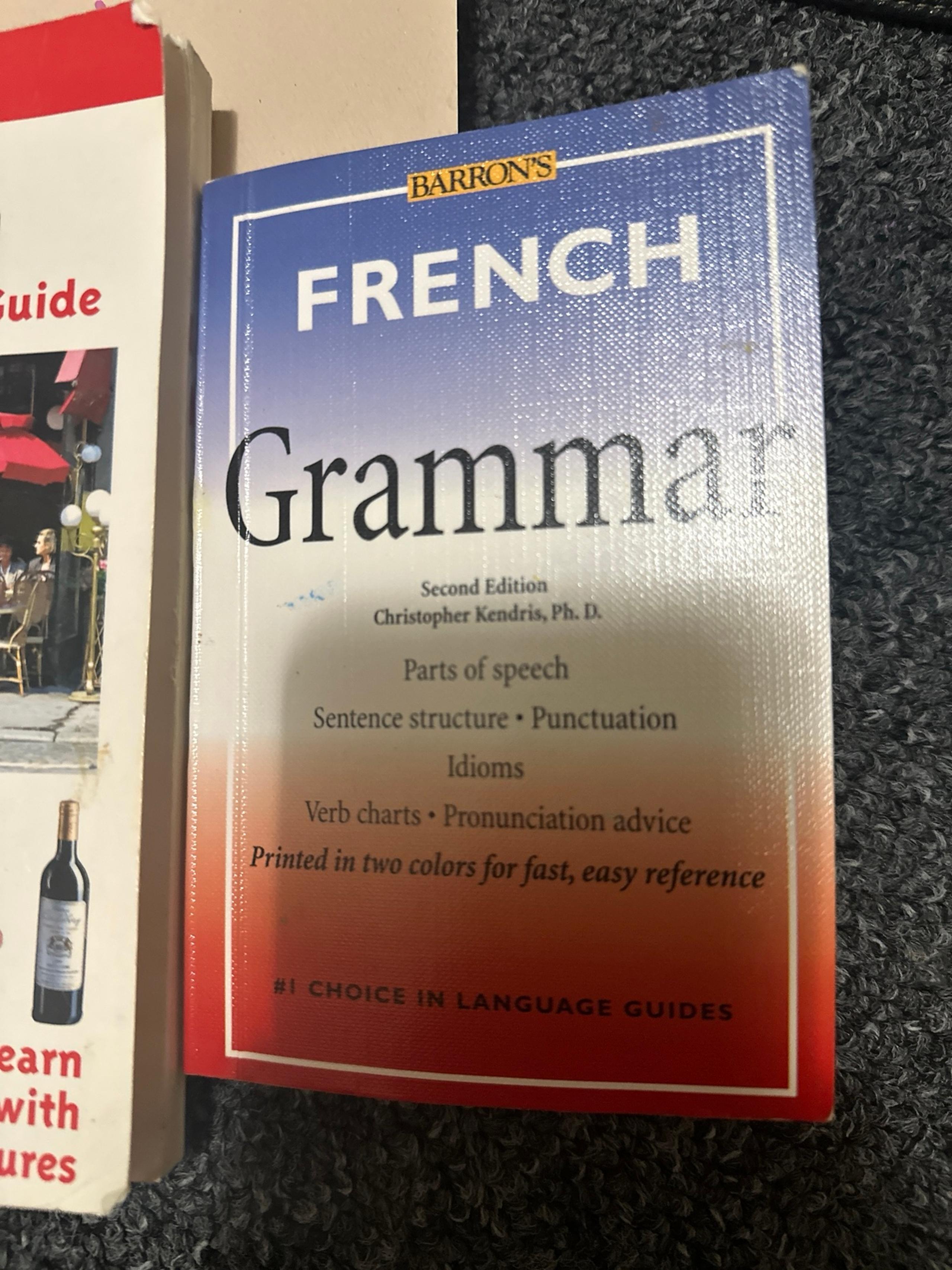 French grammar and visual language guide for travelers .