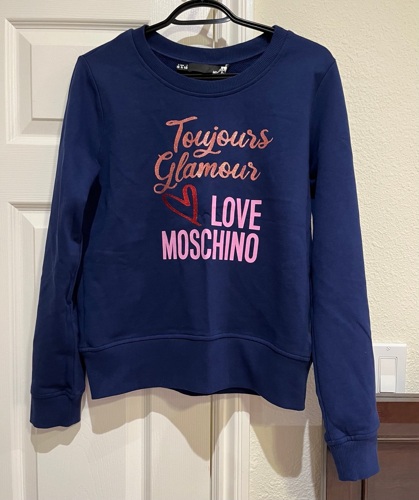 Moschino sweatshirt women’s size 4