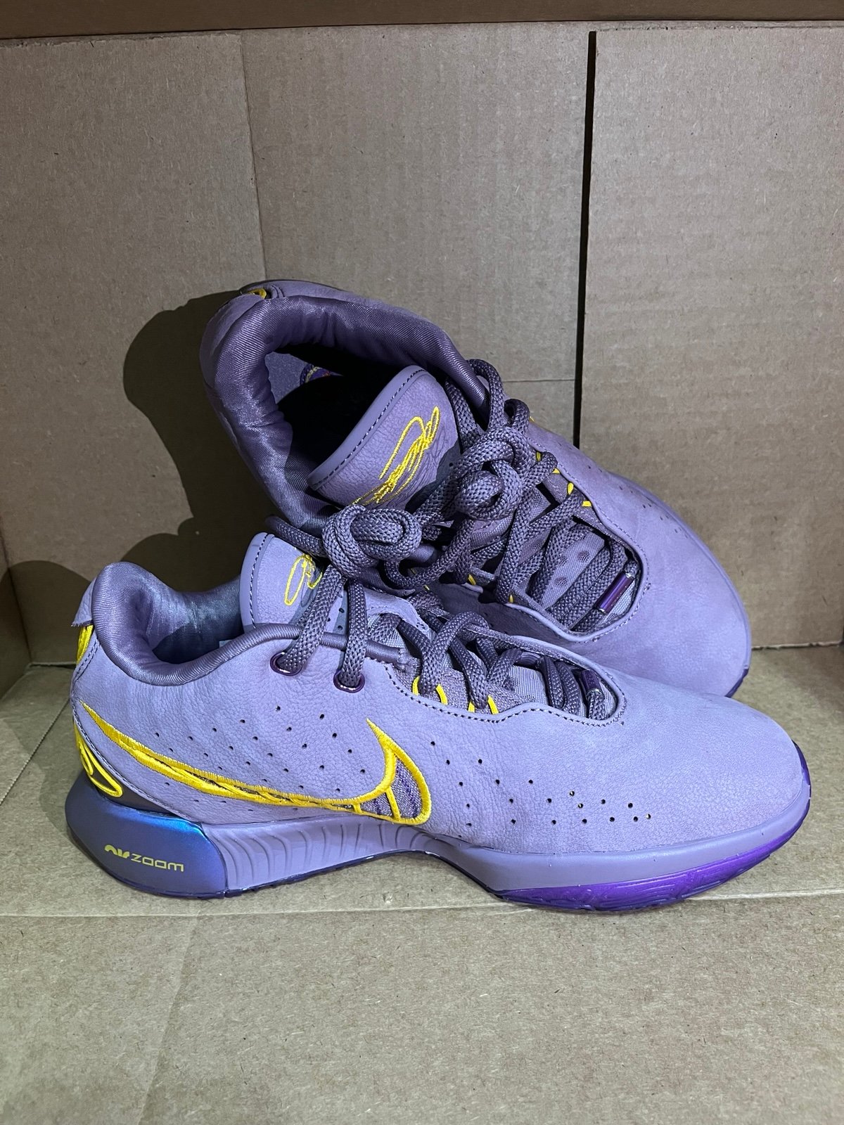 Nike LeBron XXI Violet Dust Size Men’s 9 Adult Shoes NO BOX