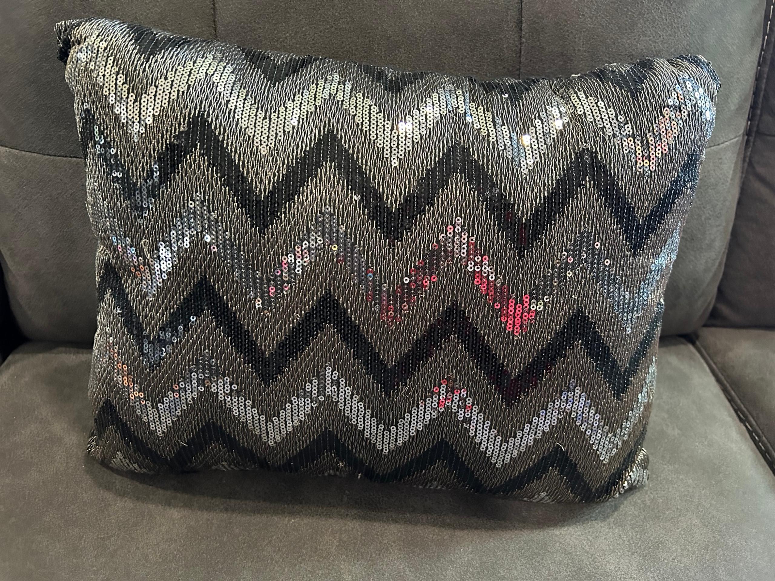 throw pillow